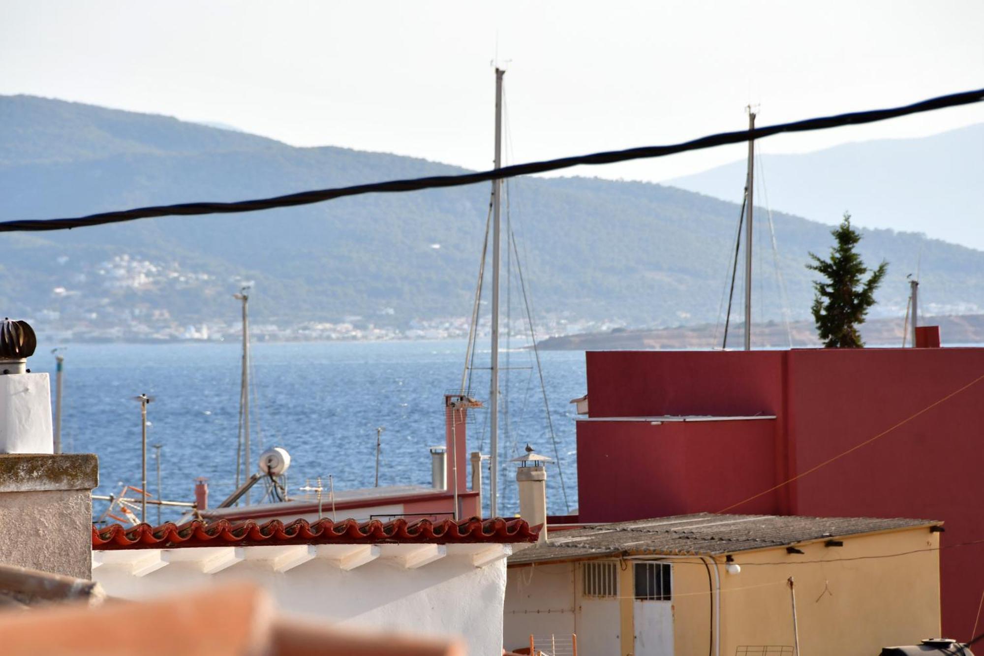 Αρχοντικό Σπίτι Στην Αίγινα Daire Dış mekan fotoğraf